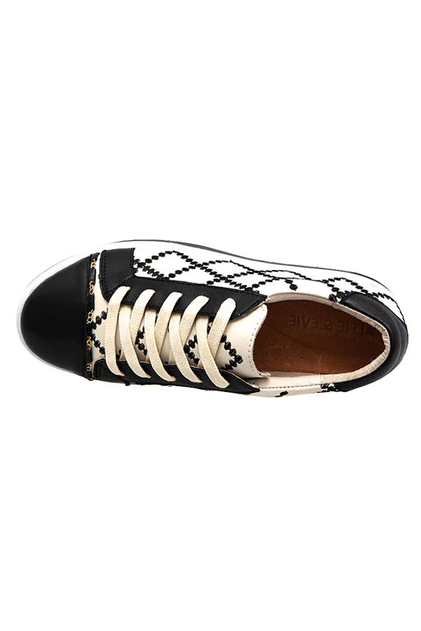 Pleat  Black/Ivory